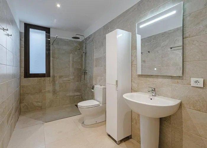 Вілла Riviera De 4 Con Piscina. Адехе