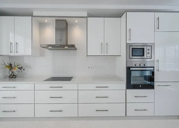 Riviera De 4 Con Piscina. Адехе